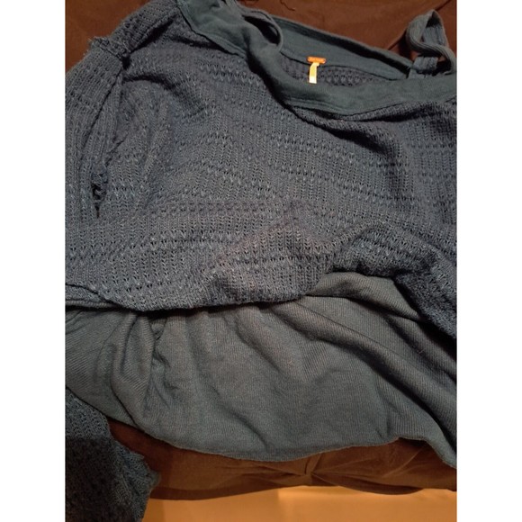 Free People Women Sistine Hacci knit Cold shoulder Pullover sweater size M - Picture 3 of 9